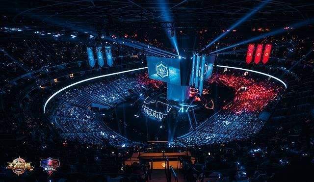 虽然目前他 虽然目前他