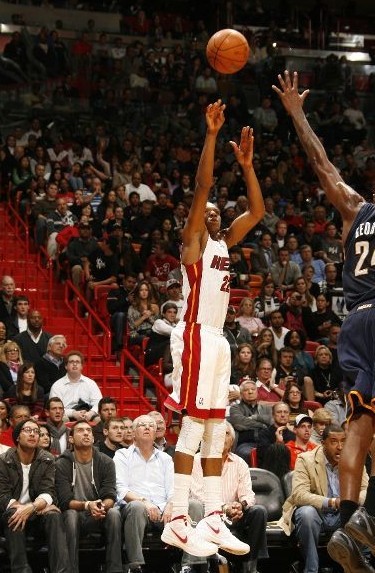 相比之下 相比之下